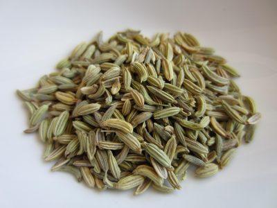 a small mound of fennel seeds