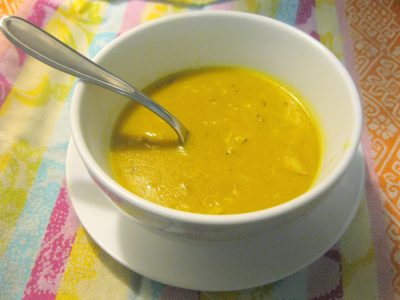 a bowl of mulligatawny soup